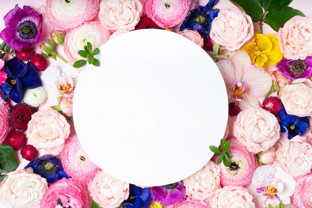 Flowers flat lay composition - Foto, immagini