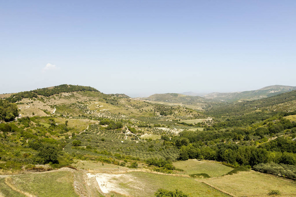 Naturalne krajobrazy w Buccheri-Prowincja Syrakuzy, Włochy. - Zdjęcie, obraz