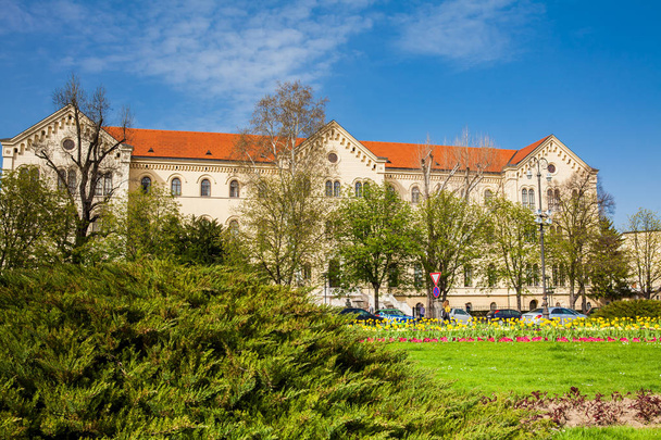 Building of the Faculty of Law of the University of Zagreb located at the Republic of Croatia Square in a beautiful early spring day - Foto, imagen