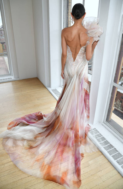 NEW YORK, NY - APRIL 15: A model posing during the Ines Di Santo Spring 2020 bridal fashion presentation at New York Fashion Week: Bridal on April 15, 2019 in NYC. - Фото, изображение