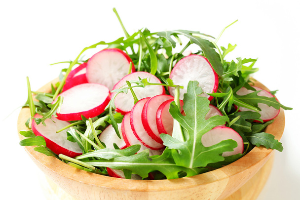 Salaatti vihreät viipaloitu retiisi
 - Valokuva, kuva