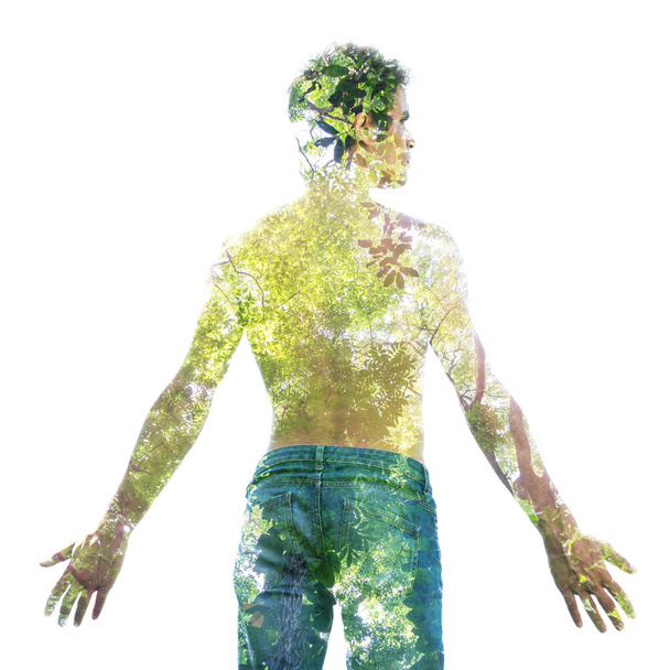Подвійна експозиція молодого без сорочки чоловіка, змішаного з яскравим тремтінням
 - Фото, зображення