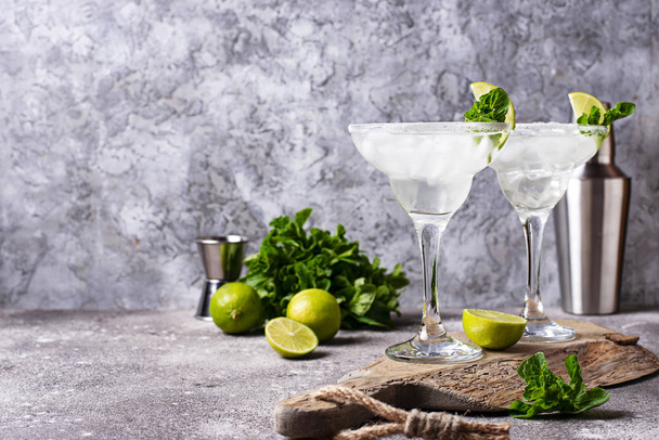 Margarita cocktail with lime and ice - Photo, Image