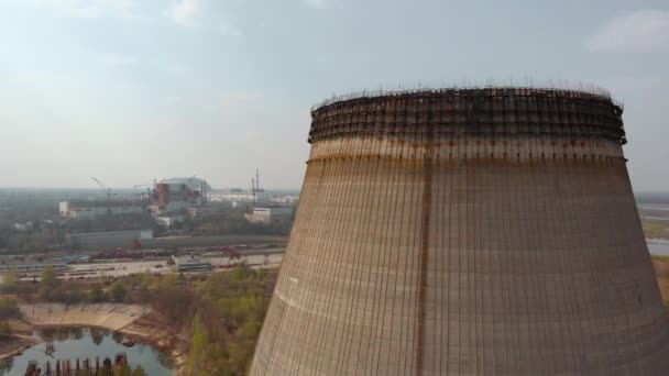 Elektrowni jądrowej w Czarnobylu, Ukrine. Widok z lotu ptaka - Materiał filmowy, wideo