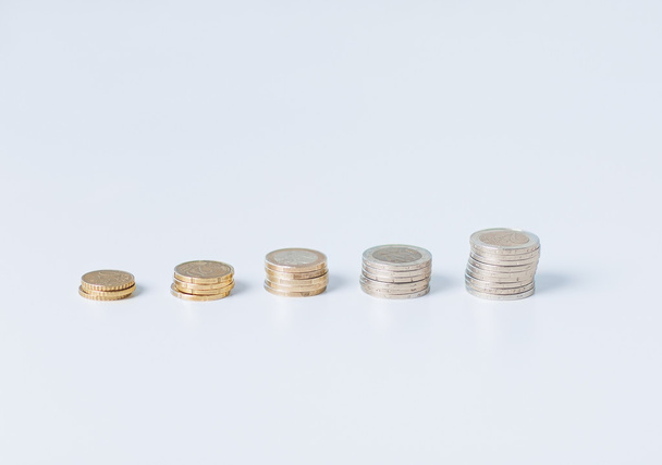 Stack of coins in one row - Valokuva, kuva