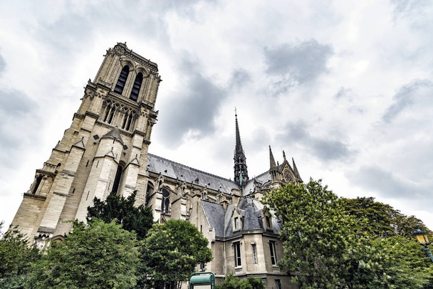 Ο Καθεδρικός Ναός της Παναγίας των Παρισίων στο Παρίσι. Γαλλία - Φωτογραφία, εικόνα