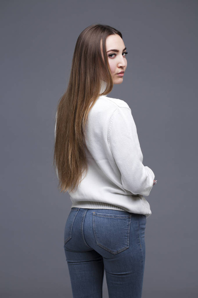 Female Long brunette hair, rear view - Foto, Bild