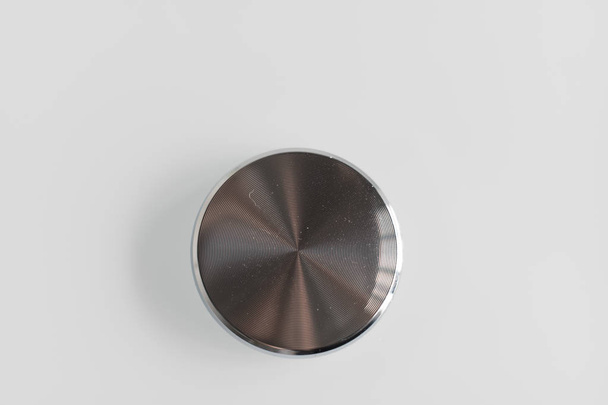 srebrny metalowy przycisk - Zdjęcie, obraz