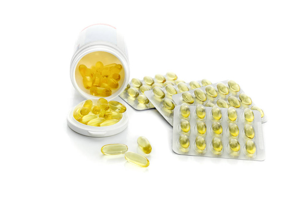 Упаковка с витаминами крупным планом
 - Фото, изображение
