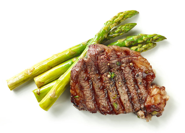 gegrilde biefstuk en asperges - Foto, afbeelding