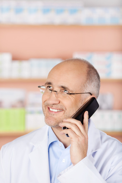 Calling pharmacist with phone - Zdjęcie, obraz