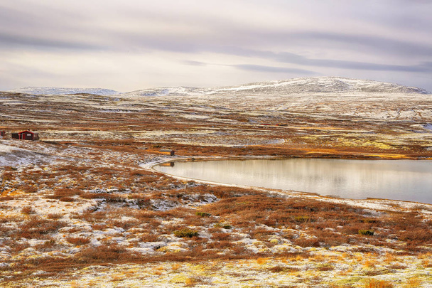 Jezioro Masingtjoenna, Norwegia  - Zdjęcie, obraz
