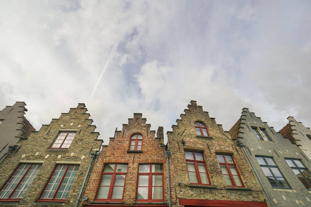 typical brick houses of Bruges city in Belgium - Foto, Imagen