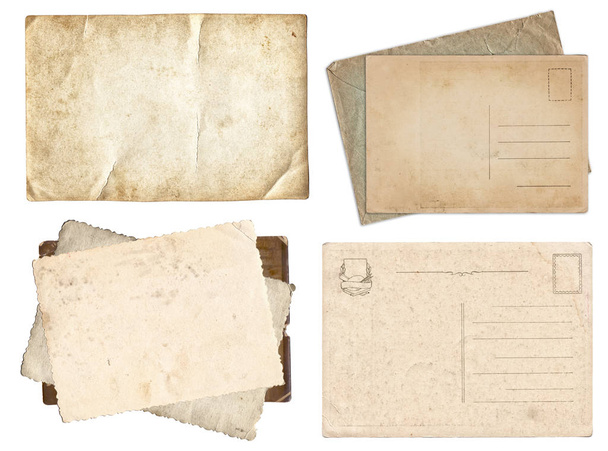 Conjunto de varios papeles antiguos y postales con arañazos y manchas
 - Foto, Imagen