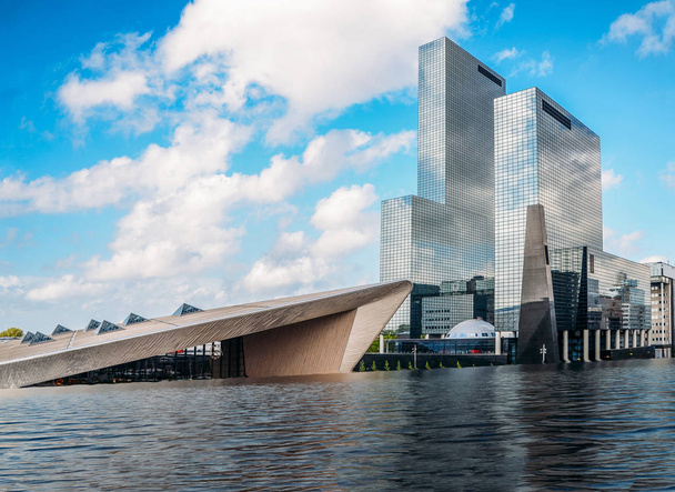 Цифровая манипуляция затопленным центром Роттердама, Нидерланды
 - Фото, изображение