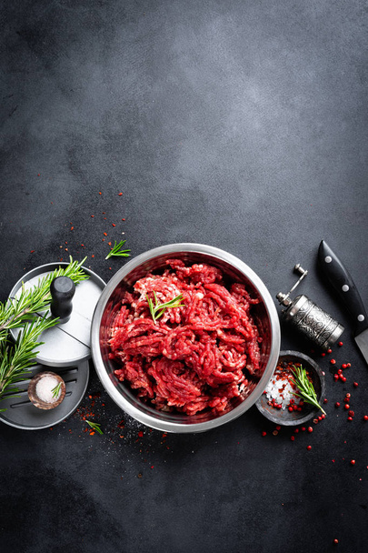 Mince. Ground meat with ingredients for cooking - Fotoğraf, Görsel