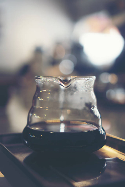 coffee filter drip process, vintage style - Foto, Bild