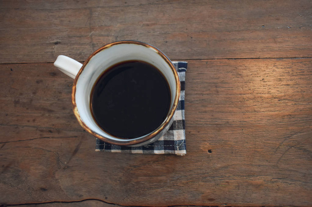 Tazza da caffè su tavolo di legno - Foto, immagini