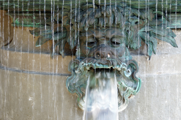 een waterspuwer op galatea fontein in stuttgart. - Foto, afbeelding
