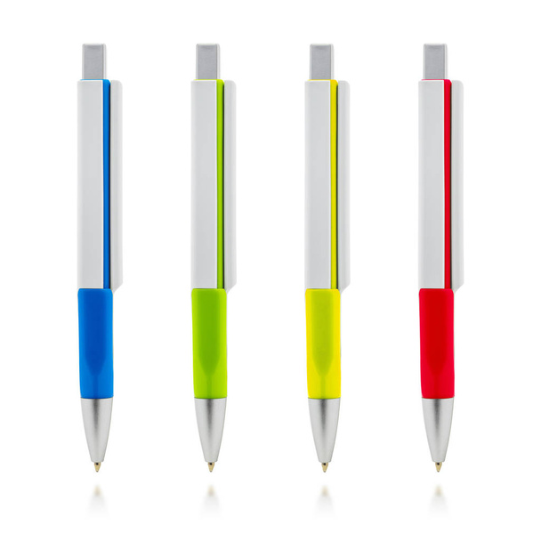 Barevné pero izolované na bílém pozadí. Předloha kuličových per pro návrh. - Fotografie, Obrázek