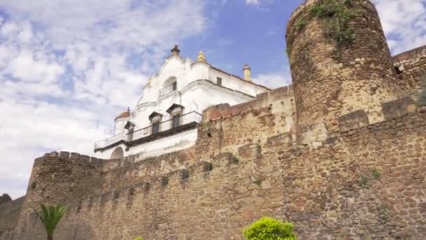 Rückseite des Bischofspalastes über den mittelalterlichen Mauern von Plasencia, Spanien. - Filmmaterial, Video