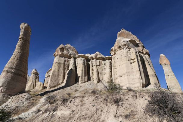 Rock formace v Love Valley, Cappadocia, Nevsehir, Turecko - Fotografie, Obrázek