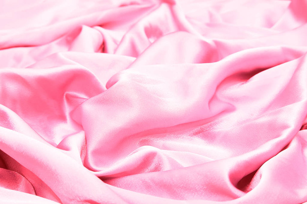 Textuur, achtergrond. Rode of roze zijden draperie en bekleding stof van de binnenplaats - Foto, afbeelding