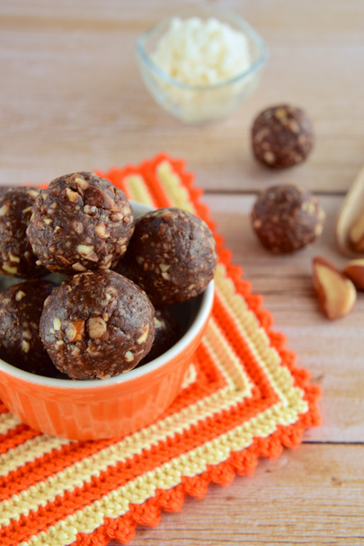Healthy organic brazil nut coconut chocolate energy balls - Φωτογραφία, εικόνα