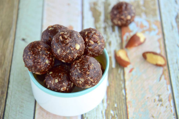 Healthy organic brazil nut coconut chocolate energy balls - Фото, изображение