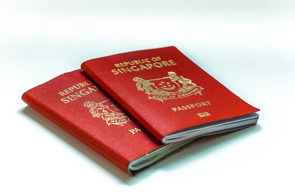Singapurský pas je zařazen mezi nejmocnější cestovní pas na světě s bezvízovým přístupem nebo vízem při vstupu do 189 zemí - Fotografie, Obrázek