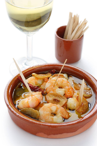 crevettes à l'ail espagnol, plat de tapas espagnol, Gambas al Ajillo
 - Photo, image