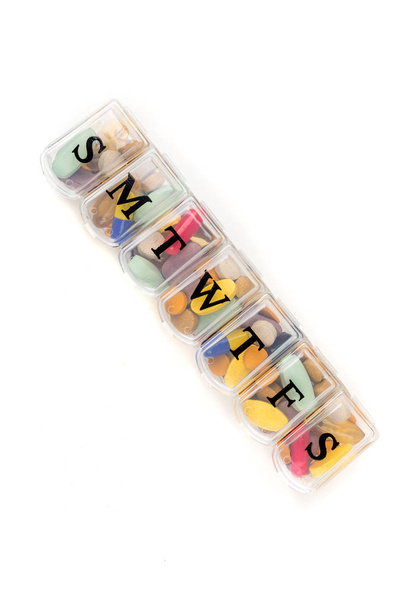 Vícebarevné pilulky v každodenním projektovém rozprašovači - Fotografie, Obrázek