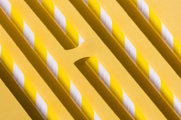 striped tubes, sign of danger - Fotoğraf, Görsel