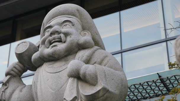 Estátua ângulo guardião no santuário de Kanda em Tóquio
 - Filmagem, Vídeo