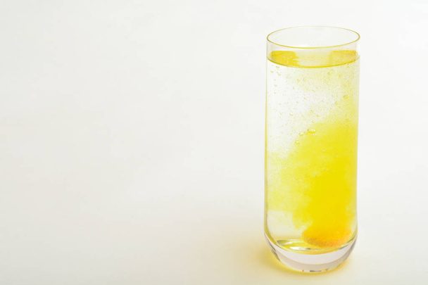 Bebida de vitamina de sabor laranja saudável
 - Foto, Imagem