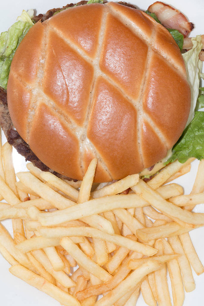 Бургер с чипсами
 - Фото, изображение