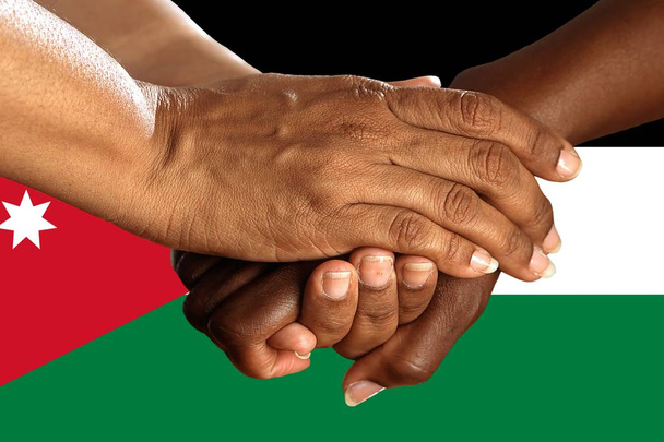 Jordánia zászlaja, a fiatalok multikulturális csoportjának összekapcsolása - Fotó, kép