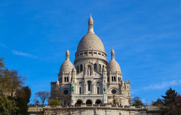 Basílica do Sagrado Coração (Sacre Coeur) em Paris França. Apri...
 - Foto, Imagem