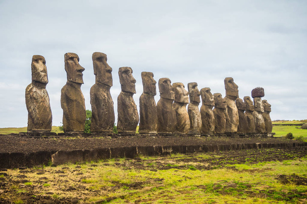 Moai statues on Easter Island. Ahu Tongariki - Fotoğraf, Görsel