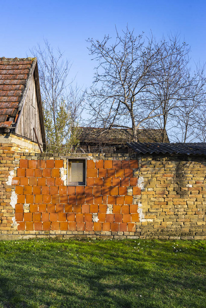 Murs et toits en briques vintage
  - Photo, image