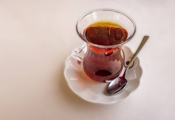 tradycyjny napój turecki. Turecka herbata w szklanki - Zdjęcie, obraz