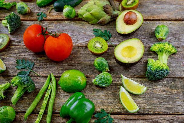 Panoramatický výběr čerstvých zdravých plodů a zeleniny. - Fotografie, Obrázek
