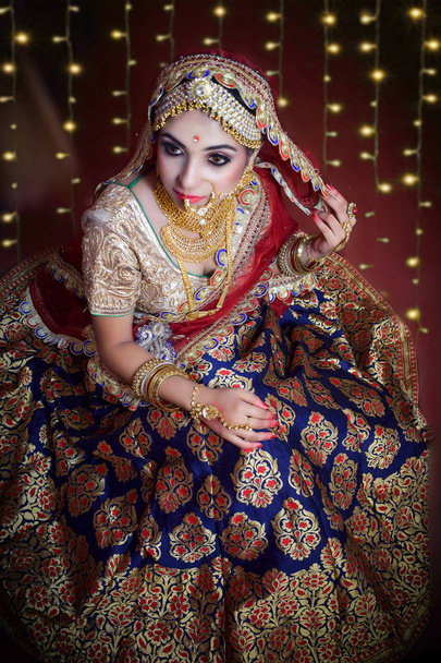 Portrait of attractive indian Hindu bride - Foto, imagen