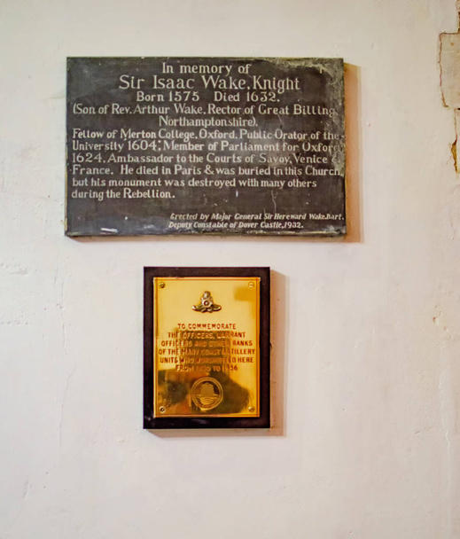 Schrift an der Wand der Taubenkirche in England - Foto, Bild