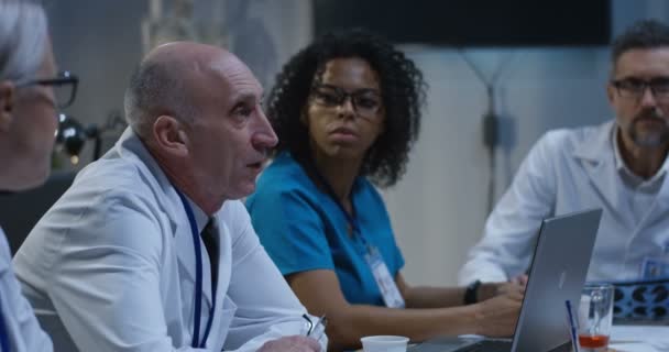 Ärzte bei einem Treffen - Filmmaterial, Video