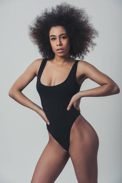 Afro Américaine en lingerie
 - Photo, image