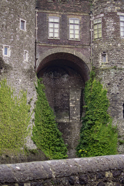 La parte trasera del castillo de dover en Inglaterra
 - Foto, Imagen