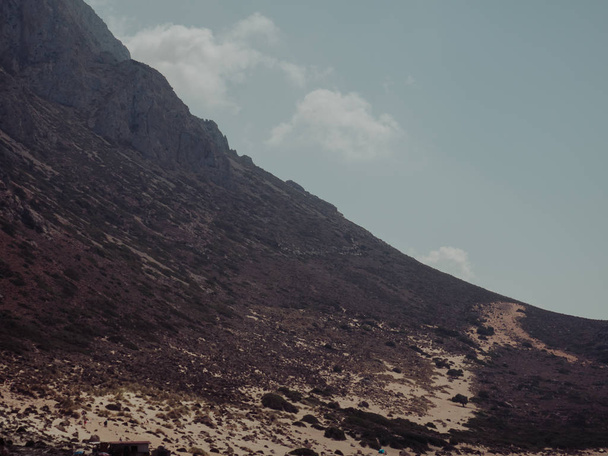 Темні скелясті пагорби - невелика пішохідна стежка
 - Фото, зображення