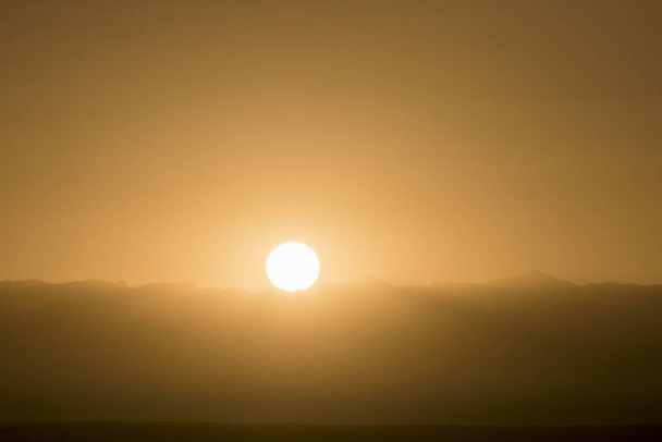 Splendido bagliore mattutino sulla cima dell'Helan
 - Foto, immagini