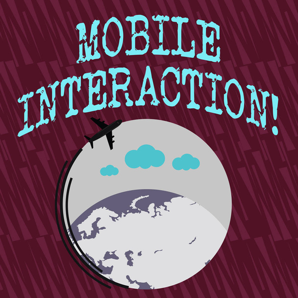 Textový znak znázorňující mobilní interakci Konceptuální fotografie interakce mezi mobilními uživateli a počítači letadlo s ikonou přesunování kolem barevného glóbu a prázdného textového prostoru. - Fotografie, Obrázek